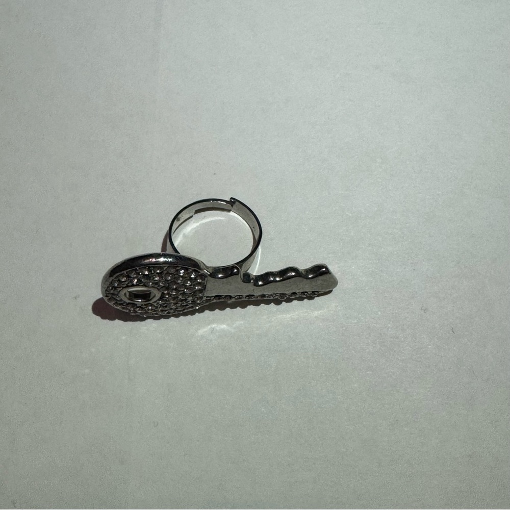 Key shaped ring - Picture 2 of 6